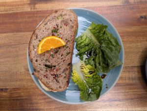 Vegan sandwich with hummus and avocado at 20 Grams in Copenhagen