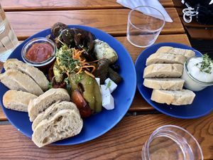 Antipasti-Teller und vegane Aioli  at Weinbar Dagobert in Mainz