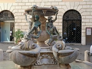 Turtle fountain (in front of shop) at Grezzo Raw Chocolate in Rome
