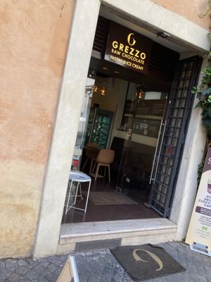 Entrance at Grezzo Raw Chocolate in Rome