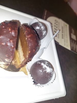  at Grezzo Raw Chocolate in Rome