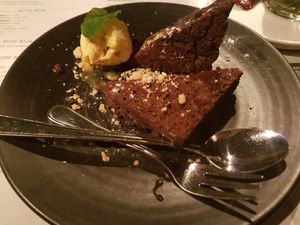Vegan brownie at Popocatepetl in Rotterdam