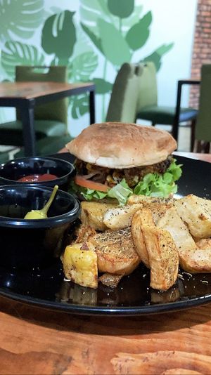 Black bean burger amazing !!!! #Veganuary at Verde es Vida  in Tecate