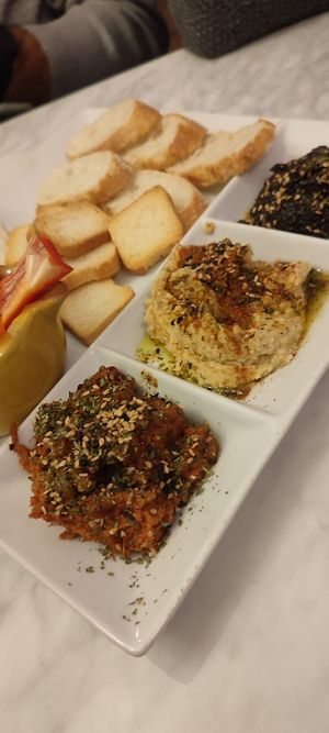 Tomaquet sec, hummus i olivada at La Lila in Sant Quirze Del Valles