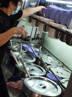 Hot desserts at Dessert Station 甜品贊 in Central Singapore