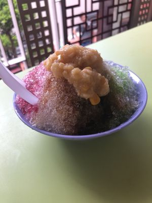 Ice kacang   at Dessert Station 甜品贊 in Central Singapore
