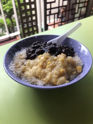 Ice corn and red bean   at Dessert Station 甜品贊 in Central Singapore