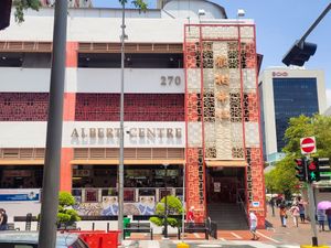 Located inside Albert Centre at Goreng Pisang 四馬路 Queen Street in Central Singapore