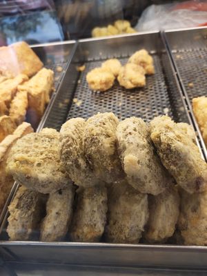 Items available at Goreng Pisang 四馬路 Queen Street in Central Singapore