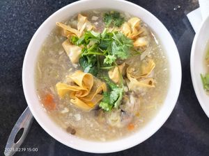 Wonton soup at Ngoc Chi in Da Nang