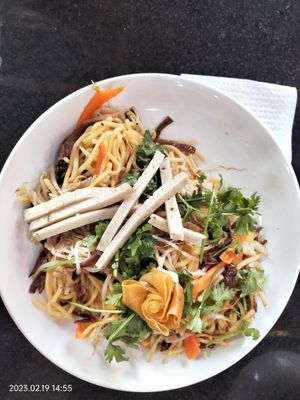 Fried yellow noodles at Ngoc Chi in Da Nang
