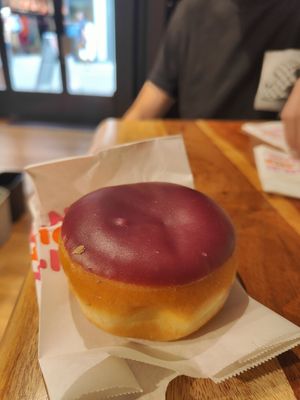 Blueberry at Dunkin' in Luzern