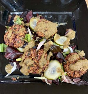 Falafels made of sweet potatoes drizzled with green curry  at Les Bacchanales in Nancy