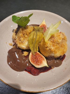 Nougat Knödel at Dant! Straßenschlemmerei in Deggendorf