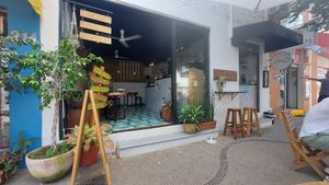 The outside with onstreet seating at ONO in Puerto Vallarta