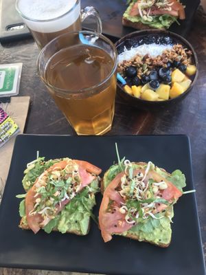 Té, pan con aguacate  #Veganuary at ONO in Puerto Vallarta