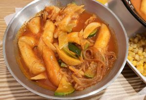 Classic Tteokbokki with extra vegetables and mushrooms at Cow Tteokbokki  in Seoul