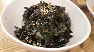 Rice with radish greens and sea laver 시래기주먹밥 #Veganuary at Cow Tteokbokki  in Seoul