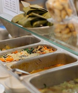 precooked food. there is much more than this. at Phaen Din Vegan Vegetarian - เจแผ่นดิน มังสวิรัติ in Chiang Mai