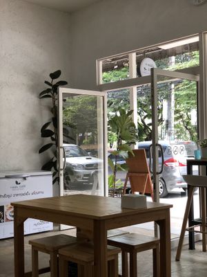 Interior   at Phaen Din Vegan Vegetarian - เจแผ่นดิน มังสวิรัติ in Chiang Mai