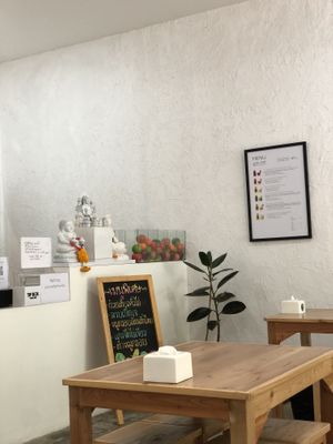 Interior   at Phaen Din Vegan Vegetarian - เจแผ่นดิน มังสวิรัติ in Chiang Mai