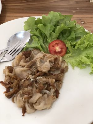 Noodle with vegan chicken   at Phaen Din Vegan Vegetarian - เจแผ่นดิน มังสวิรัติ in Chiang Mai