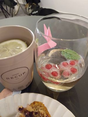 Lemon ginger tea and free bubbly at Sakura in Berlin