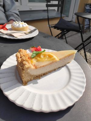 Lemon cheesecake at Sakura in Berlin