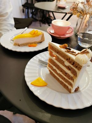 Vanille Chai cake and Mango cheesecake. at Sakura in Berlin