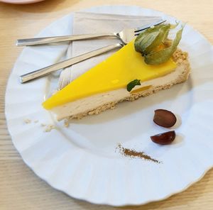 Mango cheesecake at Sakura in Berlin