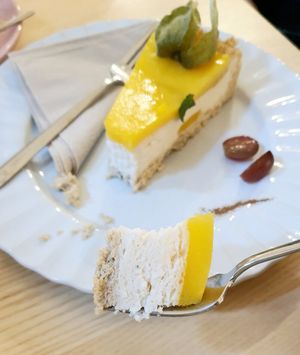 Mango cheesecake - close-up at Sakura in Berlin