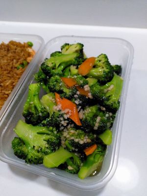 Garlic broccoli at Wawin Vegan Chinese in York