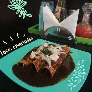 Tacos enmolados.
#comidavegana
#comidavegetariana
 at Los Muchitos Comida Vegana in Oaxaca
