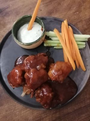 Coliflor a la bbq (vegano todo) at Los Muchitos Comida Vegana in Oaxaca