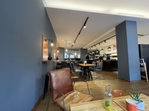 Kaffe und Kuchentheke  at Goodways Coffee in Radolfzell