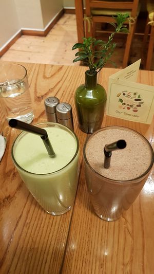 Avocado- and cacaosmoothie at Avocado in Athens