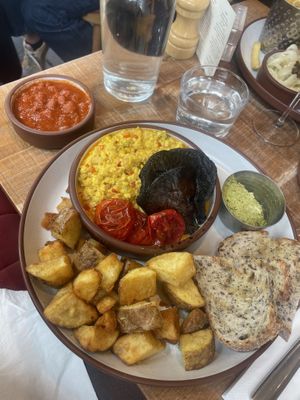Full english breakfast   at Mallow - Borough Market in South East London
