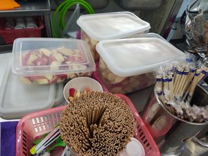 Apple slices for rojak at Xuan Miao Veggie Food 炫妙 - Tai Seng in Central Singapore