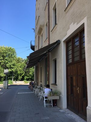 Outside seating   at Poppi Farmer in Munich