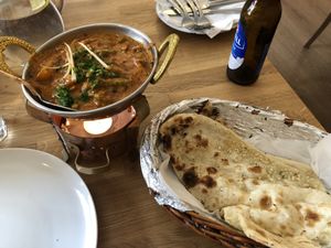 Veggie vindaloo with vegan garlic naan  at Gateway of India in Ceske Budejovice