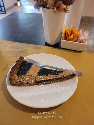 Raspberry Tart at VERA in Palermo