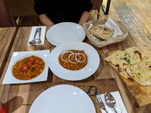 Vegetable Jalfreeze and Chloe Masala with Vegan Roti and Vegetarian Naan at Namaste India in Nevsehir