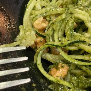 Ensalada de calabacín con pesto  at La Riera - Vallcarca in Barcelona
