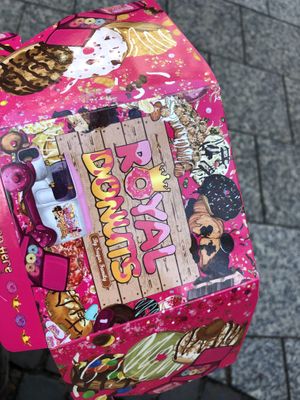 Pappschachtel für Donut  at Royal Donuts - Hohe Straße in Cologne