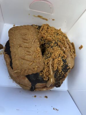 Veganer Donut (Keks, Caramell, Schokolade)  at Royal Donuts - Hohe Straße in Cologne