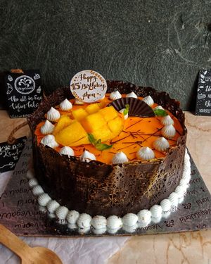 Vegan Alphonso mango cake 🥭🎂 at VegaWorld in Kolkata