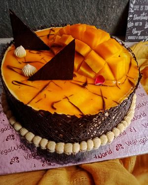 Vegan Alphonso mango cake 🥭🍰🌿 at VegaWorld in Kolkata