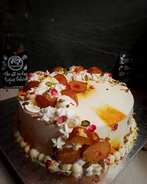 Vegan gulab jamun cake 🍰🍭🌿 at VegaWorld in Kolkata