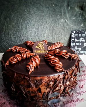Vegan chocolate truffle cake 🍫🎂💚 at VegaWorld in Kolkata