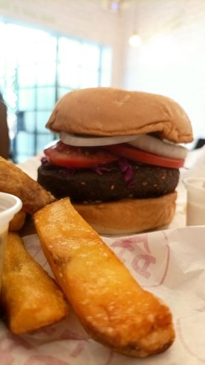 Burger at Yala Food in Lima